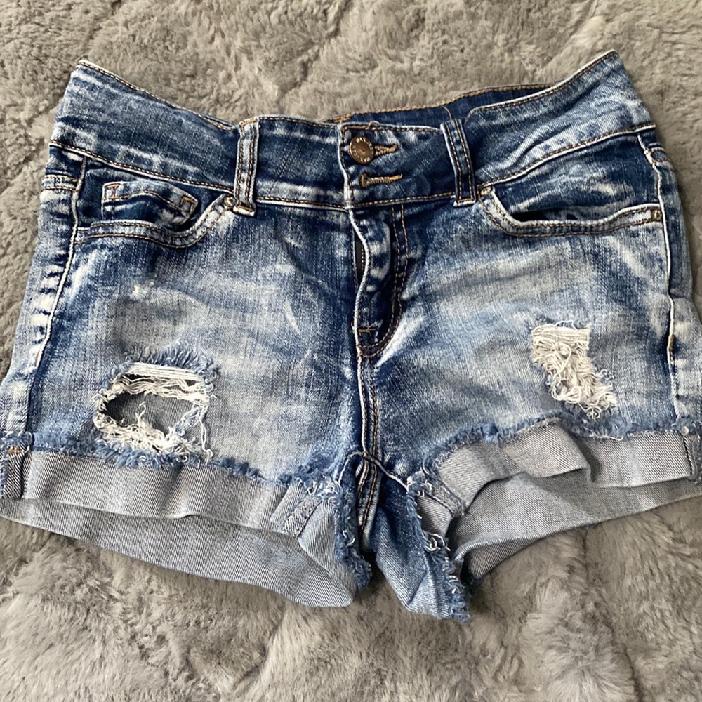 Wax Jean brand shorts size small, distressed light blue